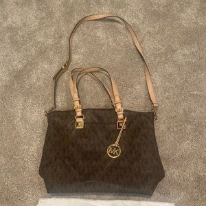 MICHAEL KORS BROWN JET SET TRAVEL BAG